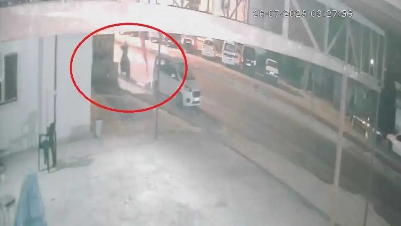 Hatay’da Oto Yıkamacıya Pompalı Saldırı Kameraya Yansıdı! 3